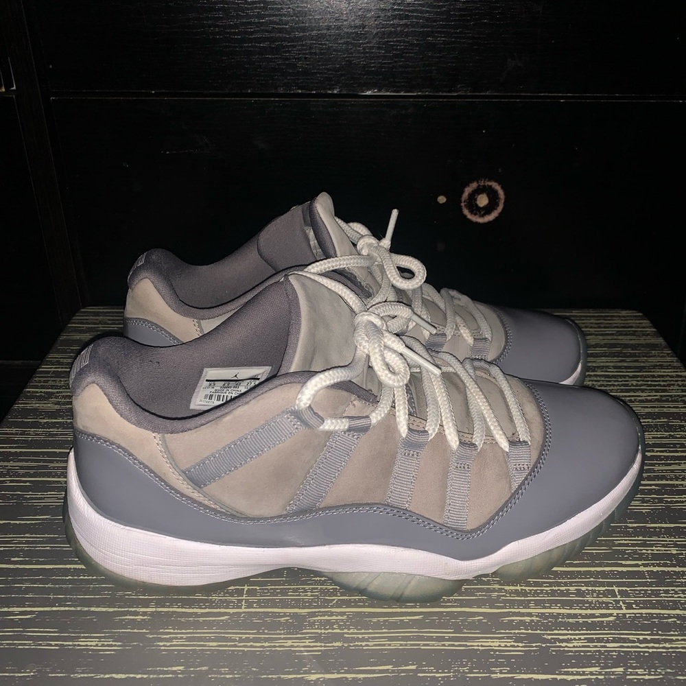 Jordan 11 cool grey lows size 9.5